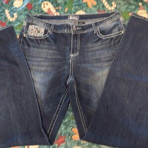 Sound girl jeans
Size 17/32
Cute nice fit